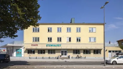 Ljus kontorslokal med terrass vid Österport