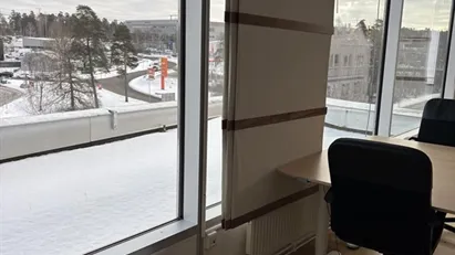 Modern kontorslokal med terrass högst upp i fastigheten.