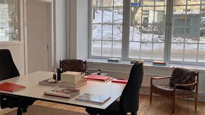 Eget rum i vacker delad ljus lokal