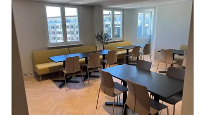 Kontor på våning 12 med härlig utsikt över älven! Kontoret ska renoveras så här kan du vara med och välja både planlö...
